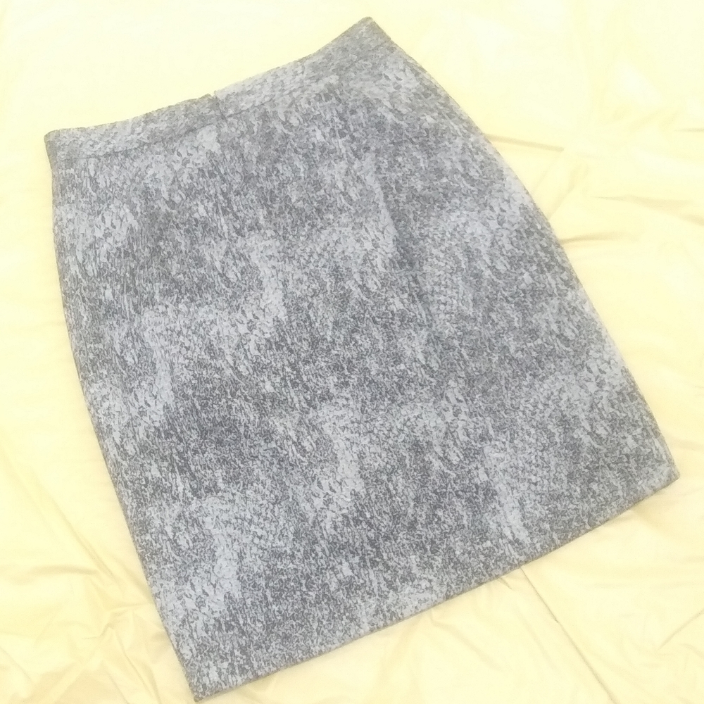 Tahari Size 8 Black & Gray Snake Print Pencil Skirt